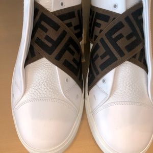 Fendi sneaker men’s Sz 9